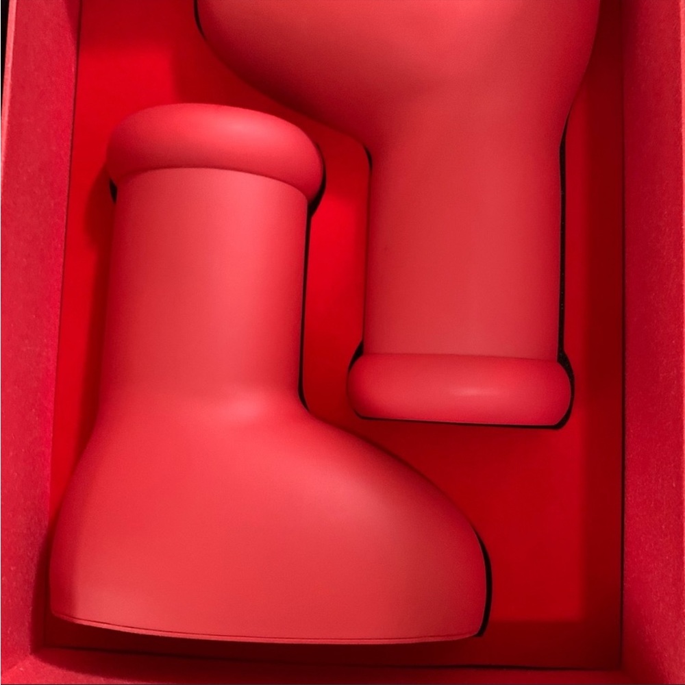 MSCHF BRB Astro boy Big red boot